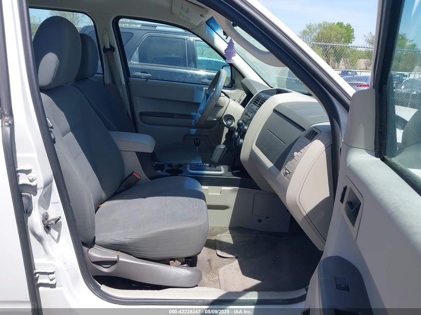 2009 FORD ESCAPE VIN: 1FMCU02759KD02022