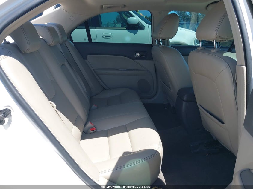 2010 FORD FUSION VIN: 3FAHP0JG2AR233993