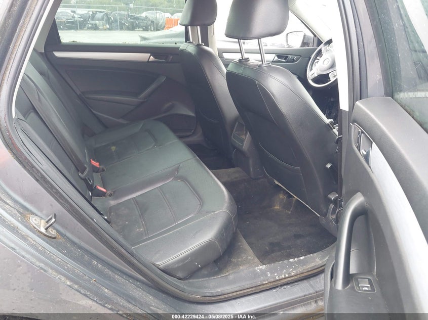 2012 VOLKSWAGEN PASSAT VIN: 1VWBH7A3XCC078160