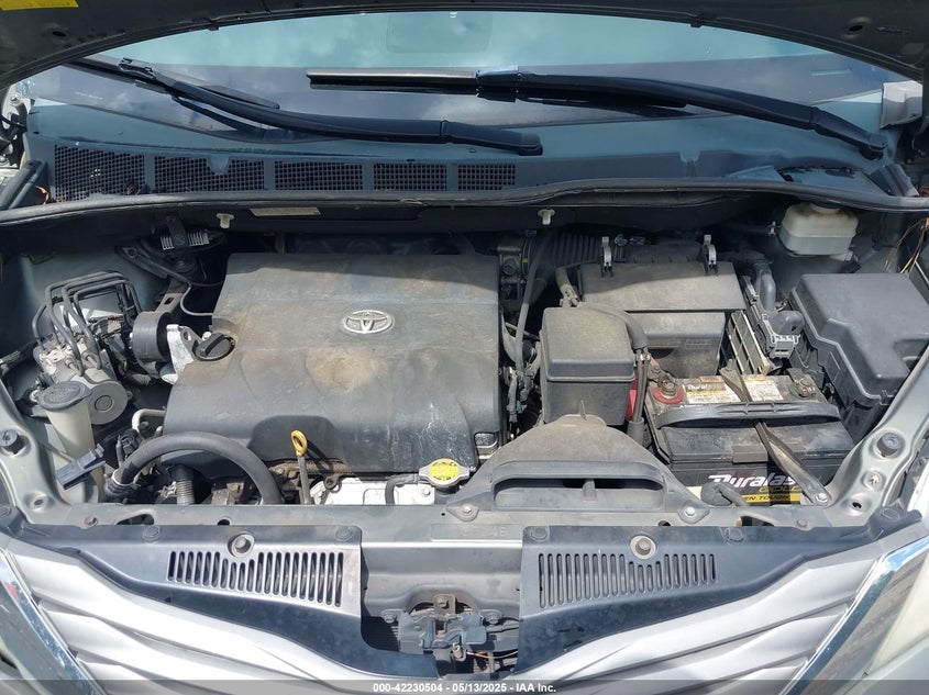 2011 TOYOTA SIENNA VIN: 5TDYK3DC7BS123412