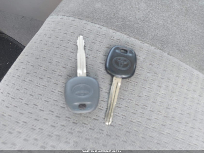 2007 TOYOTA COROLLA VIN: 1NXBR32E37Z831371