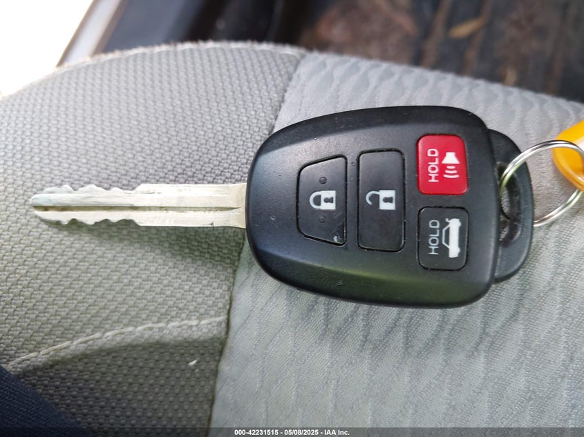 2018 TOYOTA COROLLA VIN: 2T1BURHE1JC082619
