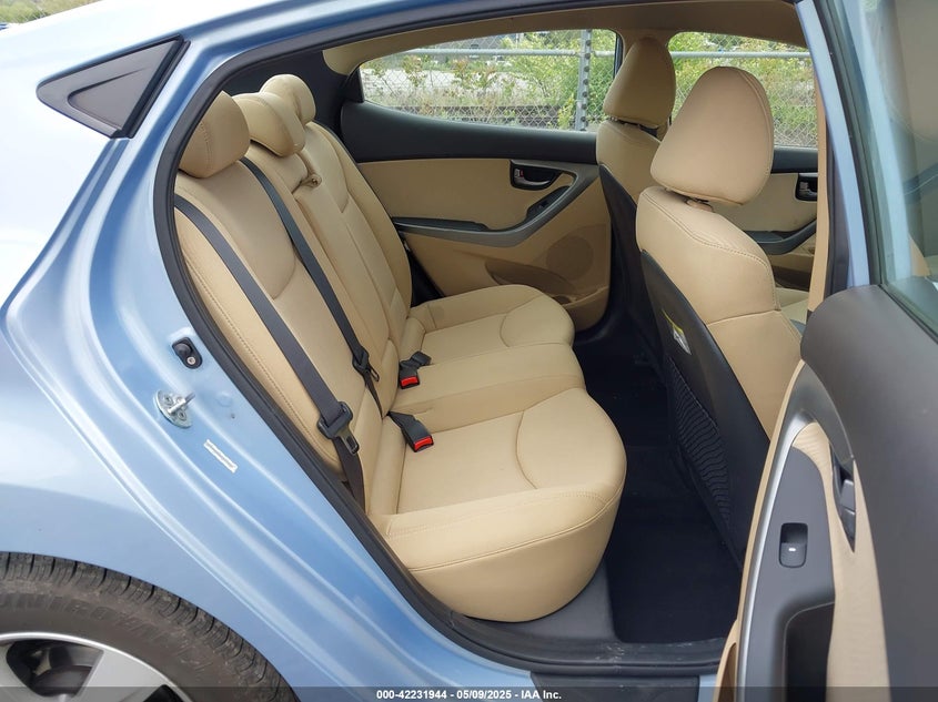 2012 HYUNDAI ELANTRA VIN: KMHDH4AE8CU317402