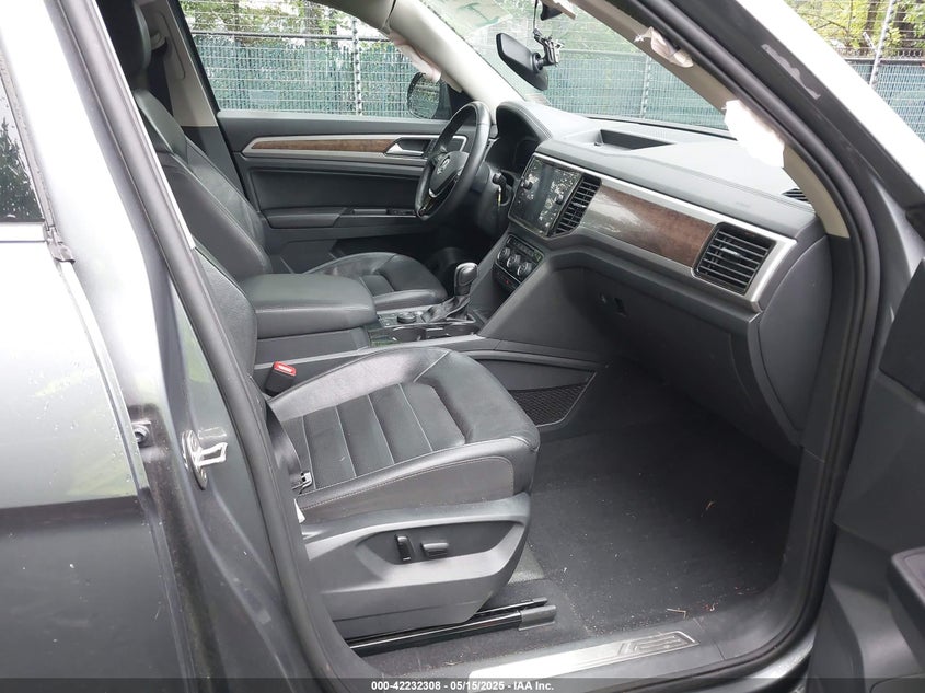 2020 VOLKSWAGEN ATLAS VIN: 1V2TR2CAXLC506214