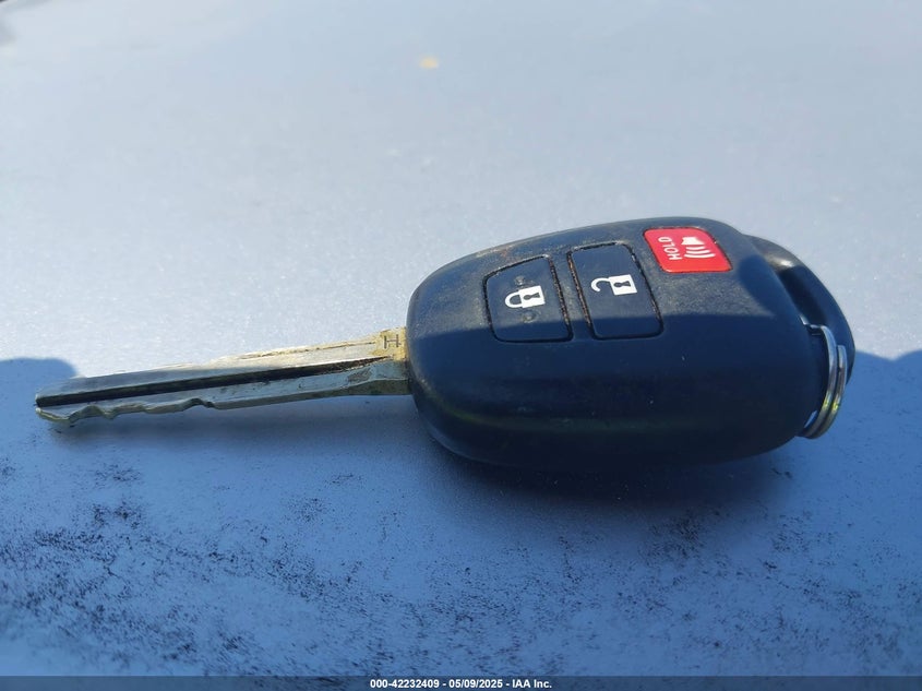 2015 TOYOTA RAV4 LE - 2T3ZFREV3FW148372