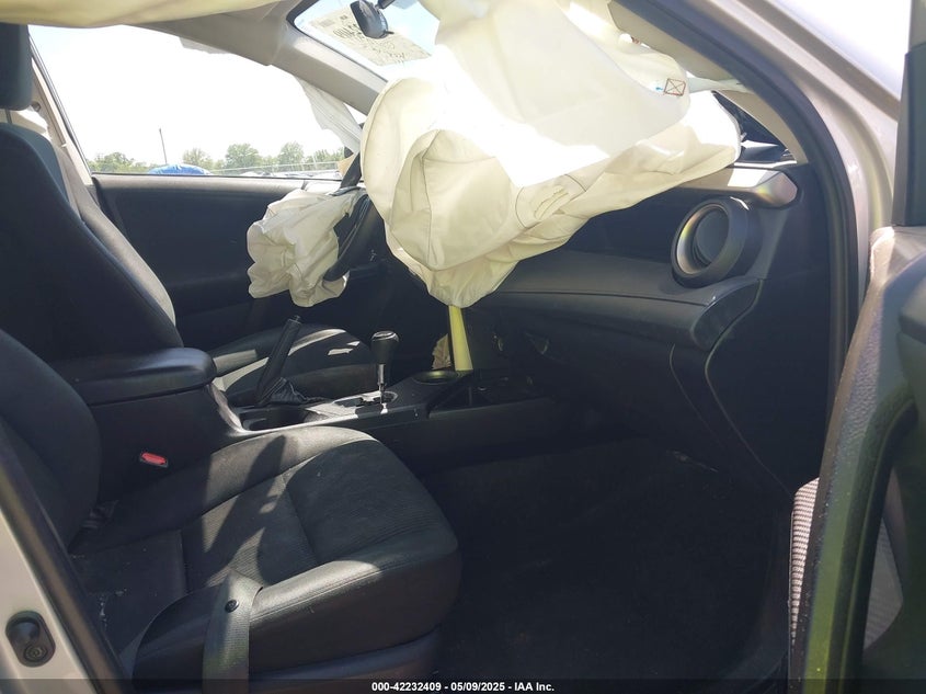 2015 TOYOTA RAV4 LE - 2T3ZFREV3FW148372