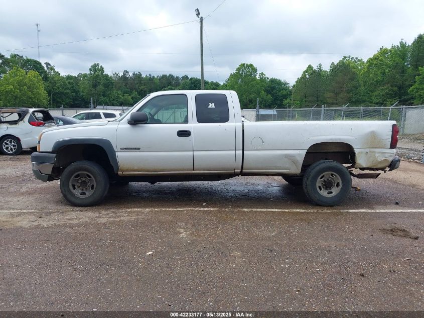 2004 Chevrolet Silverado VIN: 1GCHC2GU44E322371 Lot: 42233177