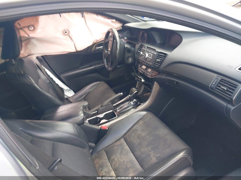 2016 HONDA ACCORD VIN: 1HGCR2F51GA110031