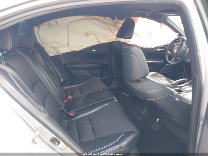2016 HONDA ACCORD VIN: 1HGCR2F51GA110031