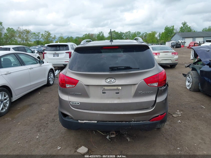 2011 HYUNDAI TUCSON VIN: KM8JU3AC1BU169390