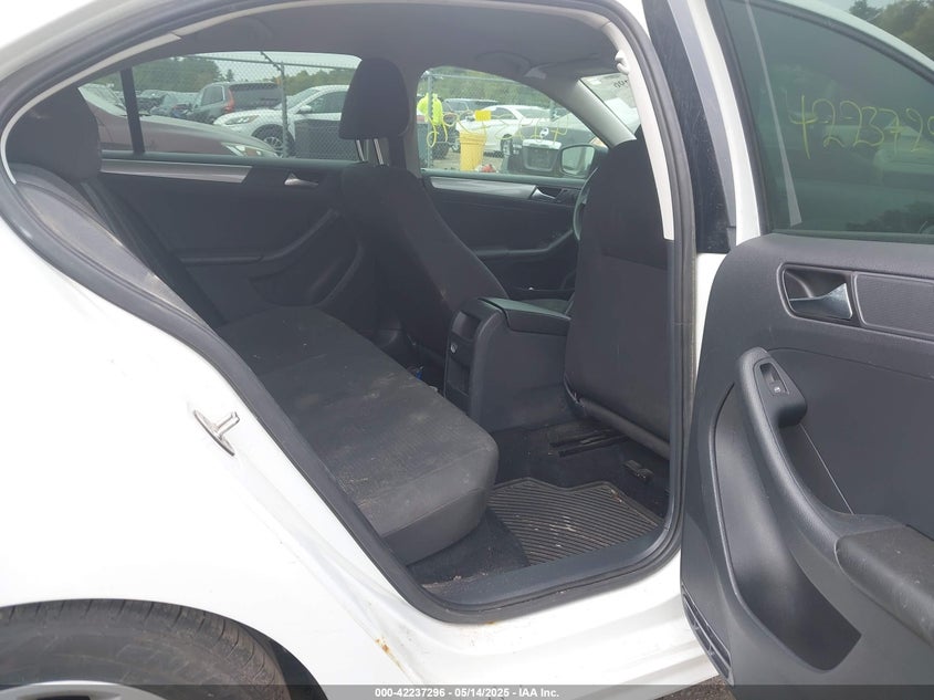 2015 VOLKSWAGEN JETTA VIN: 3VWD17AJXFM332383