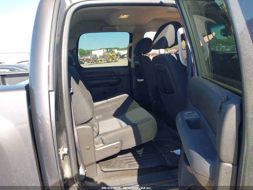 2011 CHEVROLET SILVERADO 1500 VIN: 3GCPCSE04BG307972