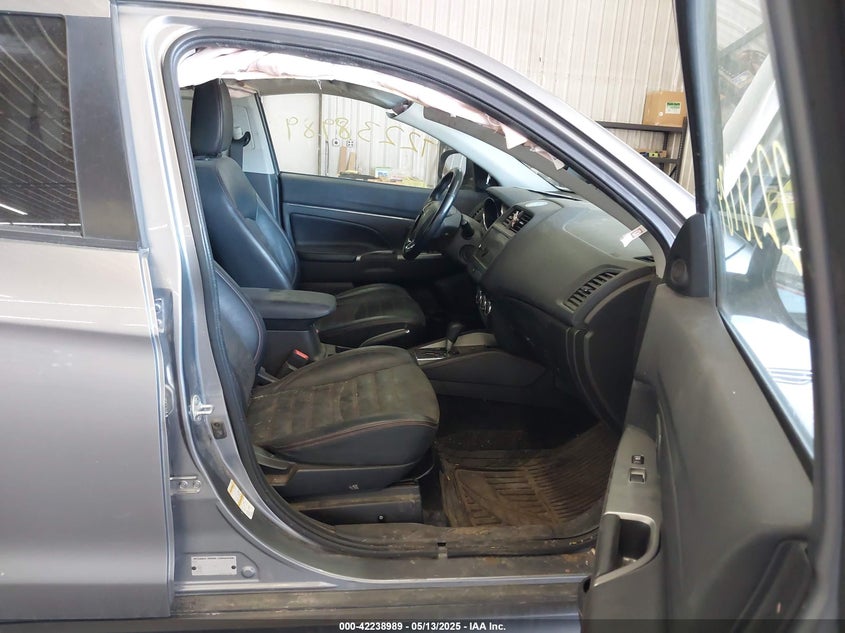 2018 MITSUBISHI OUTLANDER SPORT VIN: JA4AR3AW7JZ035379