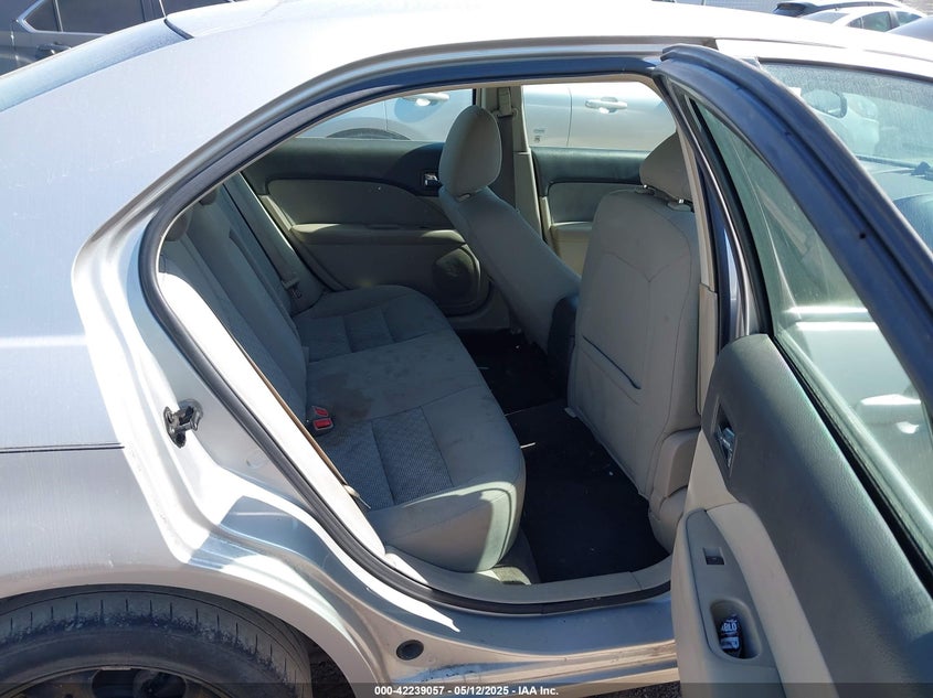 2010 FORD FUSION VIN: 3FAHP0HA0AR124675