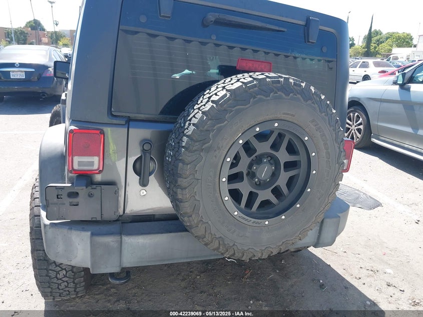 2016 JEEP WRANGLER UNLIMITED SPORT - 1C4BJWDG7GL229364