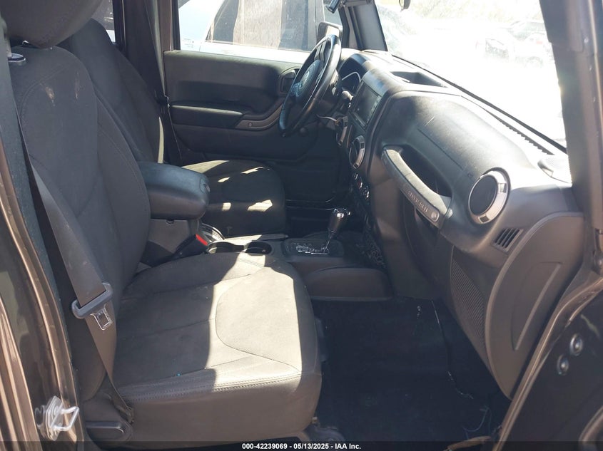 2016 JEEP WRANGLER UNLIMITED SPORT - 1C4BJWDG7GL229364