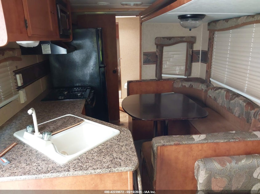 2011 SKYL NOMAD 367 VIN: 1SE900R23BF001519