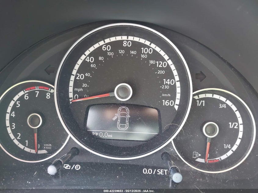 2013 VOLKSWAGEN BEETLE VIN: 3VWJP7AT7DM686412