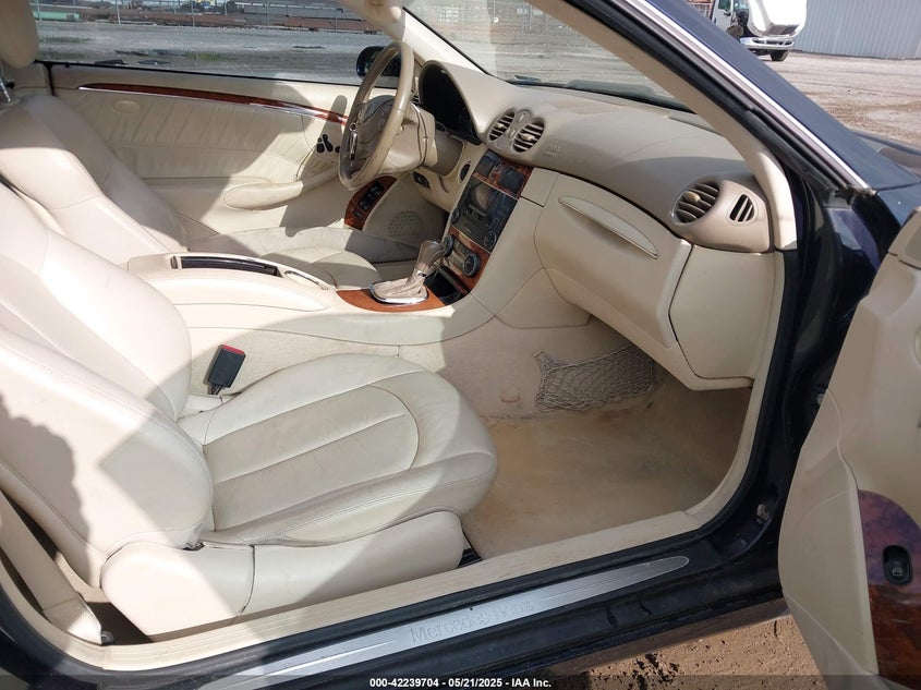 2007 MERCEDES-BENZ CLK VIN: WDBTJ56H27F211775
