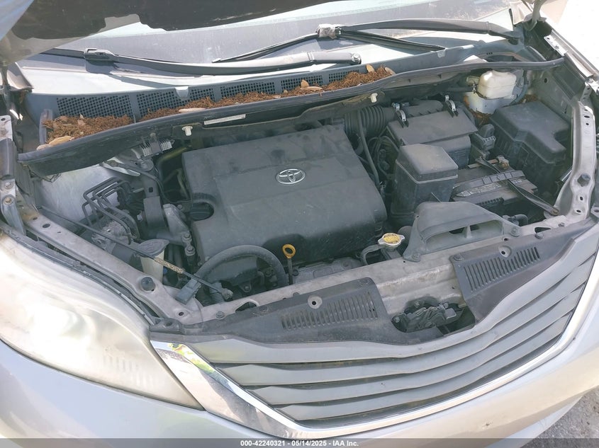 2011 TOYOTA SIENNA VIN: 5TDYK3DC4BS083144