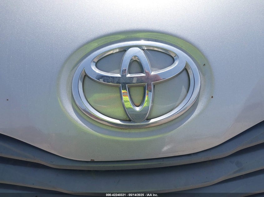 2011 TOYOTA SIENNA VIN: 5TDYK3DC4BS083144