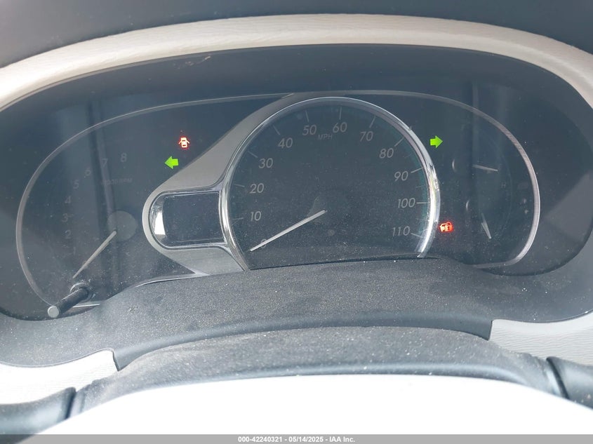 2011 TOYOTA SIENNA VIN: 5TDYK3DC4BS083144