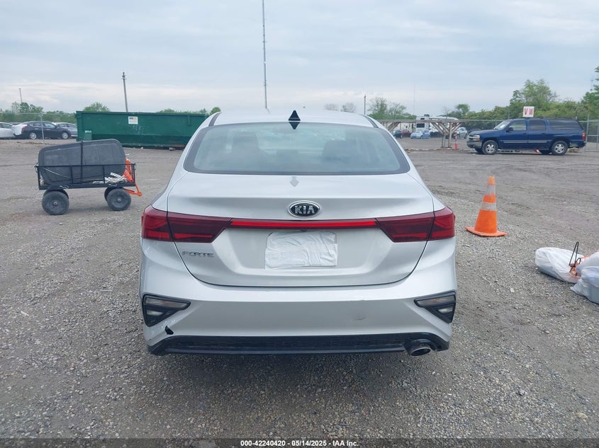 2021 KIA FORTE VIN: 3KPF24AD9ME305796