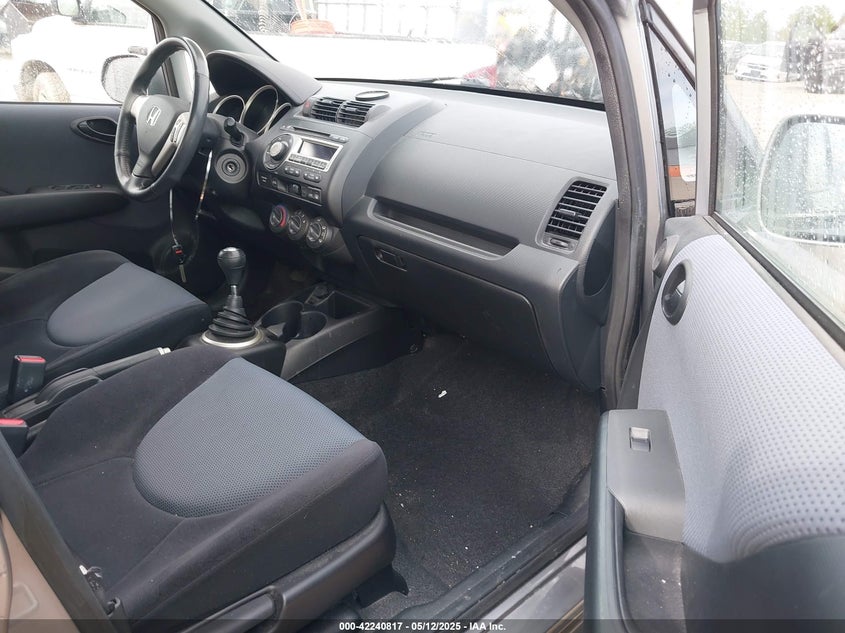 2008 HONDA FIT VIN: JHMGD37648S011368