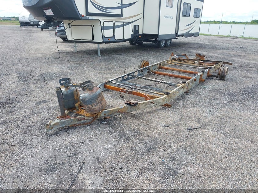 4PXT4212721021810 2002 ARO  photo no. 2