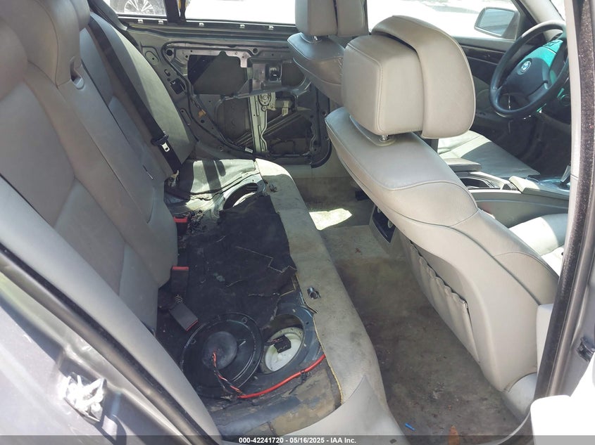 2008 BMW 528I VIN: WBANU53548C110796