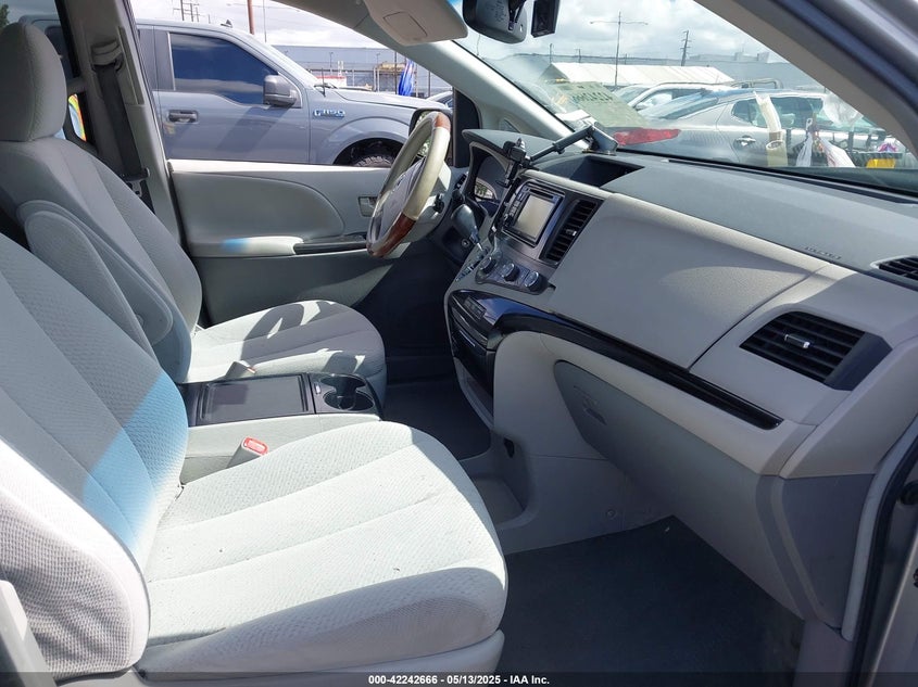 2012 TOYOTA SIENNA VIN: 5TDKK3DC7CS239670