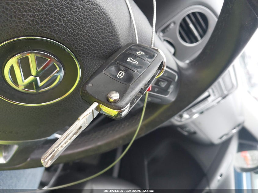 2013 VOLKSWAGEN TIGUAN SE - WVGBV7AX0DW549422