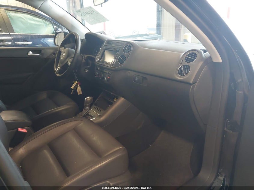 2013 VOLKSWAGEN TIGUAN SE - WVGBV7AX0DW549422