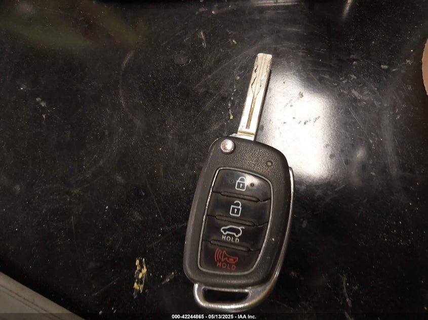 2019 HYUNDAI TUCSON SE - KM8J2CA45KU065869