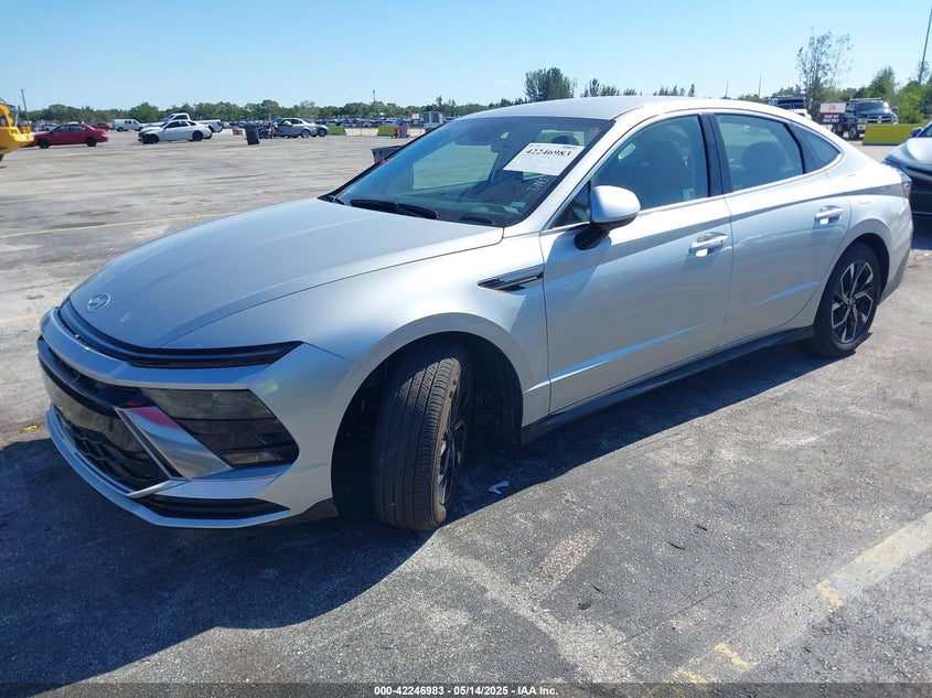 2025 HYUNDAI SONATA VIN: KMHL64JA0SA449438