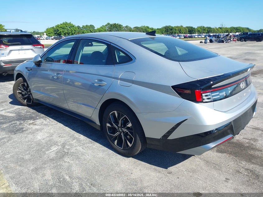 2025 HYUNDAI SONATA VIN: KMHL64JA0SA449438