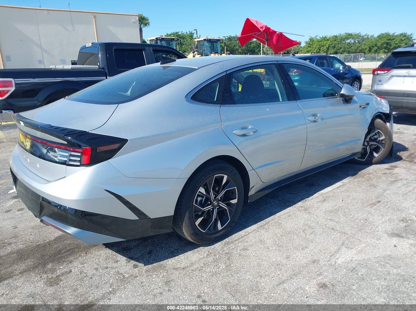 2025 HYUNDAI SONATA VIN: KMHL64JA0SA449438