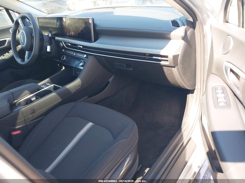 2025 HYUNDAI SONATA VIN: KMHL64JA0SA449438