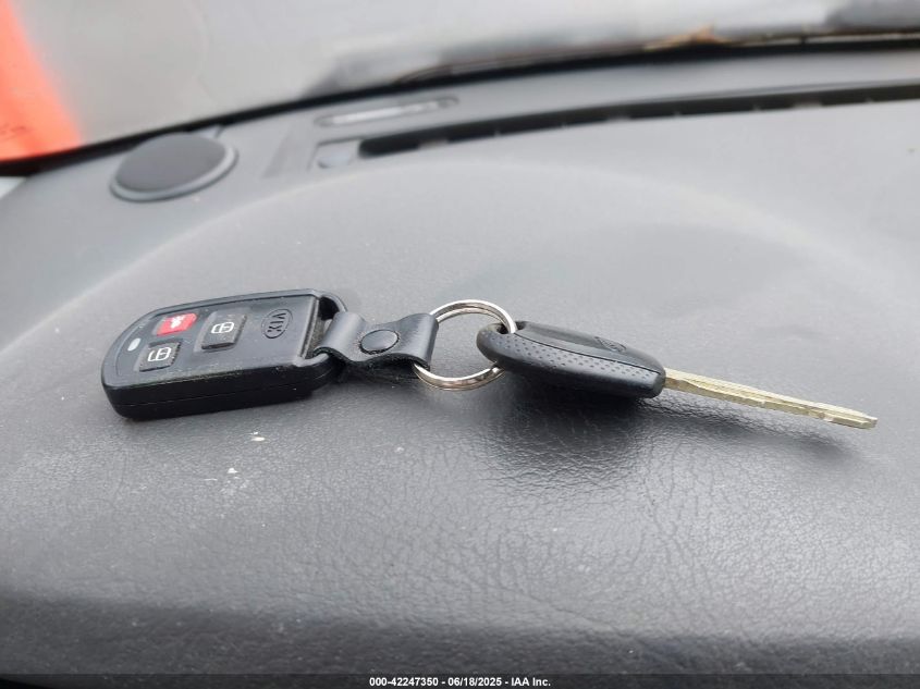 2005 Kia Sedona Ex/Lx VIN: KNDUP132256698096 Lot: 42247350