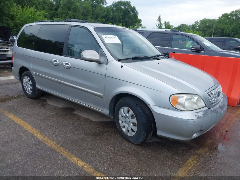 KNDUP132256698096 2005 KIA SEDONA photo no. 4