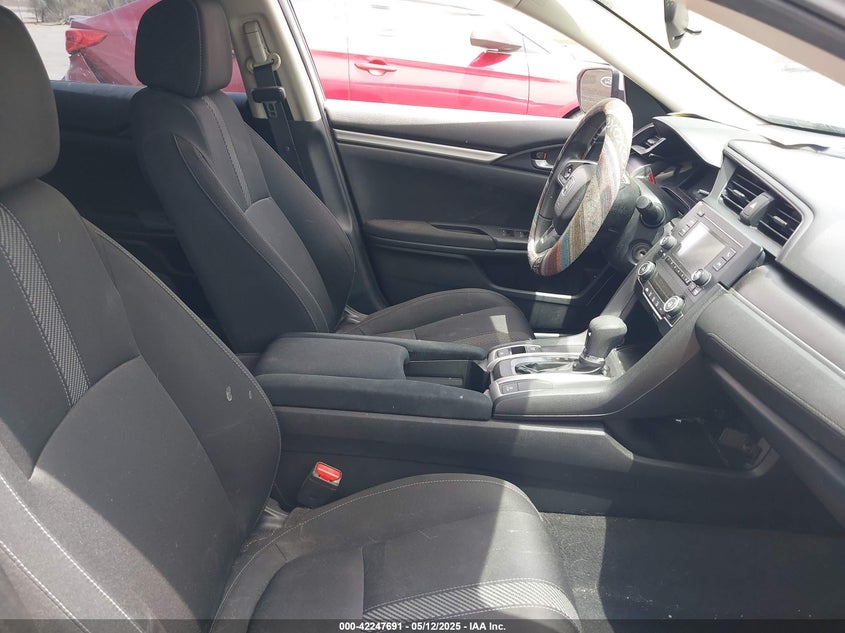 VIN 19XFC2F57JE006838 2018 HONDA CIVIC LX