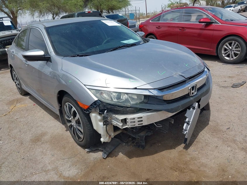 VIN 19XFC2F57JE006838 2018 HONDA CIVIC LX