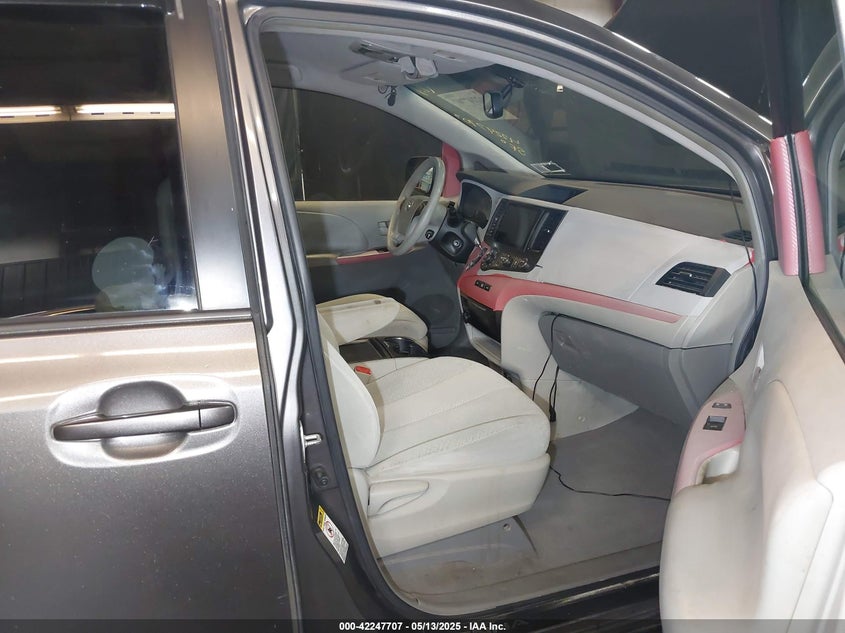 2011 TOYOTA SIENNA VIN: 5TDKK3DCXBS106254