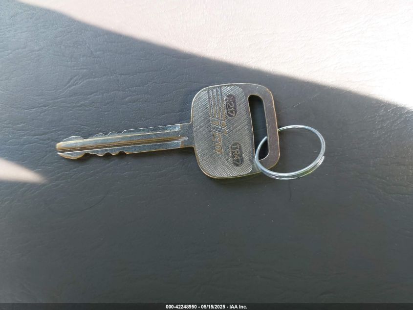 2002 Toyota Tundra Sr5 V8 VIN: 5TBBT44132S281438 Lot: 42248950