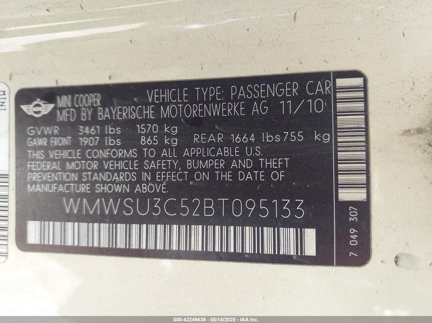 2011 MINI COOPER VIN: WMWSU3C52BT095133