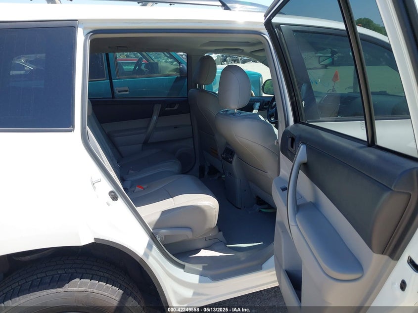 2010 TOYOTA HIGHLANDER VIN: 5TDJK3EH0AS039085