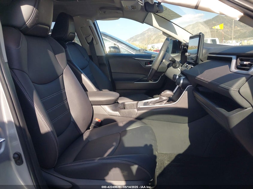 2024 TOYOTA RAV4 2.5L I4   N(VIN: 2T3C1RFV0RC272866