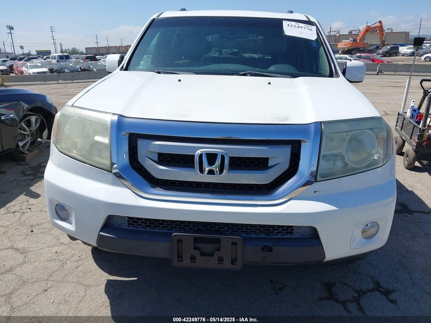 2011 HONDA PILOT VIN: 5FNYF3H57BB033570
