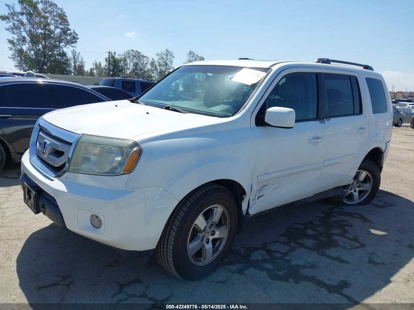 2011 HONDA PILOT VIN: 5FNYF3H57BB033570
