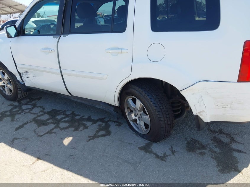 2011 HONDA PILOT VIN: 5FNYF3H57BB033570